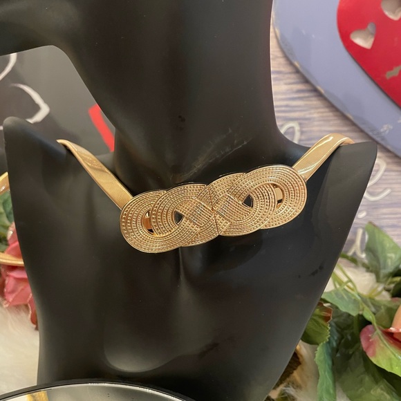 Unbranded Stretchable Belt in Gold Hardware.